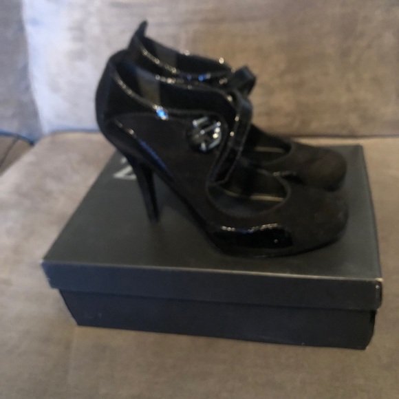 Pumps - Picture 3 of 6